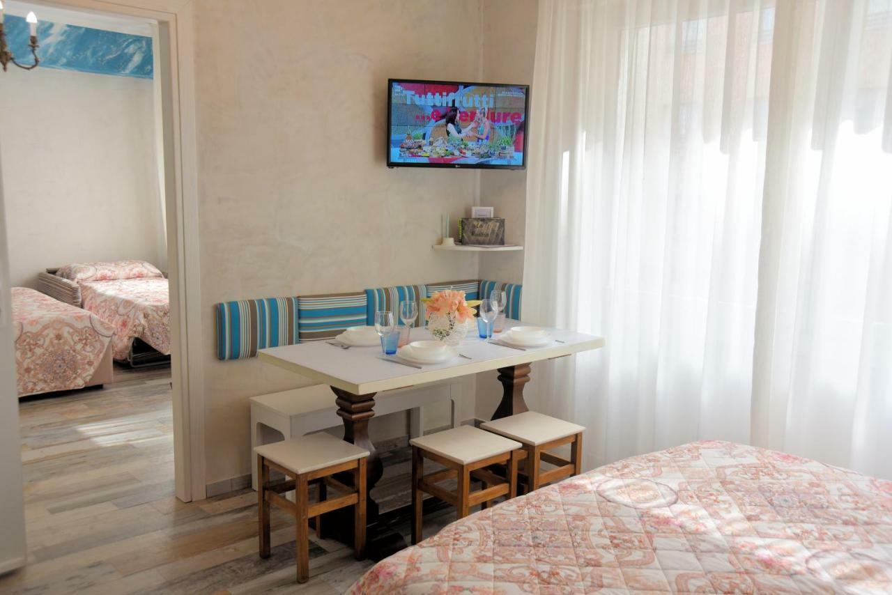 Train Station Apartment *